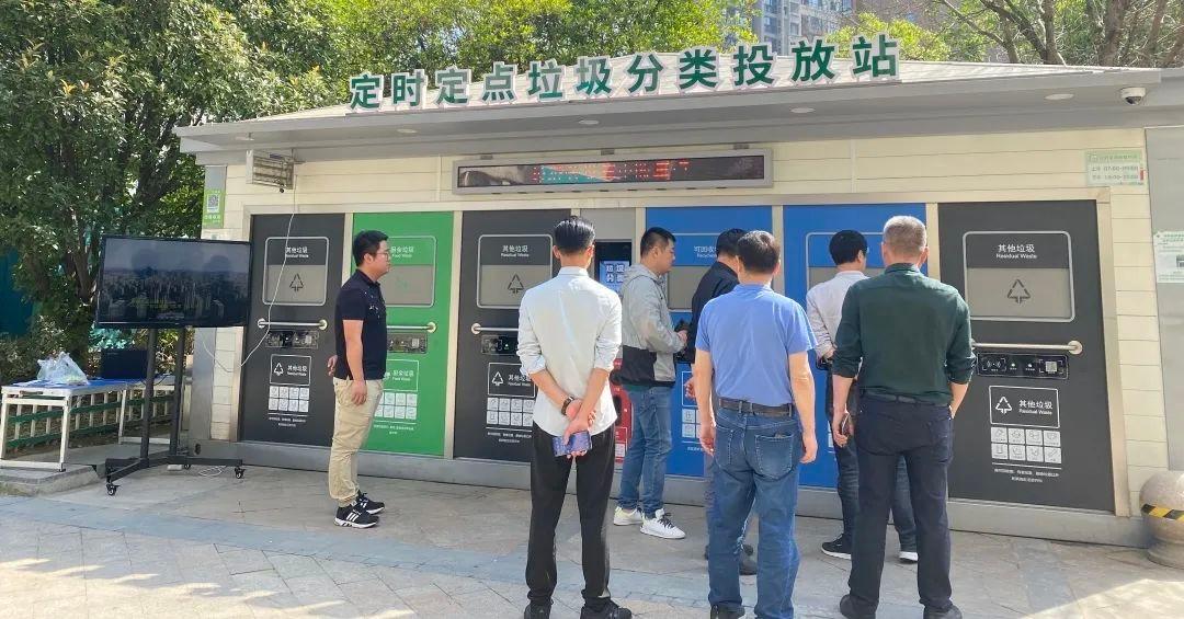 居然可以這樣（智能垃圾房介紹）智能化垃圾房，國家政策不斷推進，智能垃圾房成“明星產(chǎn)品”，智能垃圾分類房，(圖1)