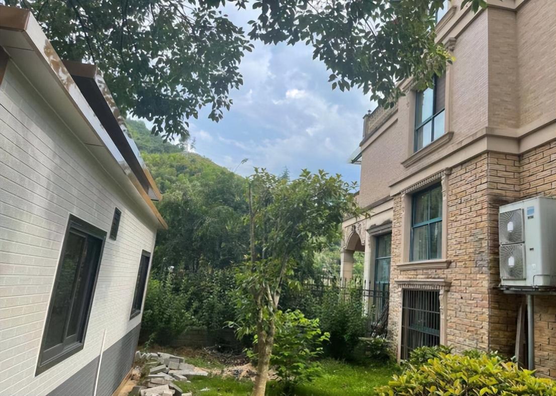 快來(lái)看（垃圾分類(lèi)房）小區(qū)新設(shè)垃圾分類(lèi)房爭(zhēng)議的政策與法律評(píng)析，小區(qū)垃圾不分類(lèi)的危害有哪些，小區(qū)垃圾不分類(lèi)的危害圖片，(圖1)