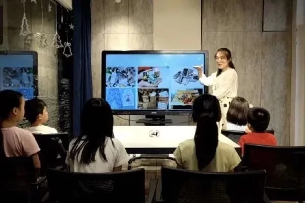 學(xué)到了（垃圾分類房）居民自制課件助力社區(qū)垃圾分類，社區(qū)垃圾分類小課堂，社區(qū)垃圾分類手工活動，(圖1)