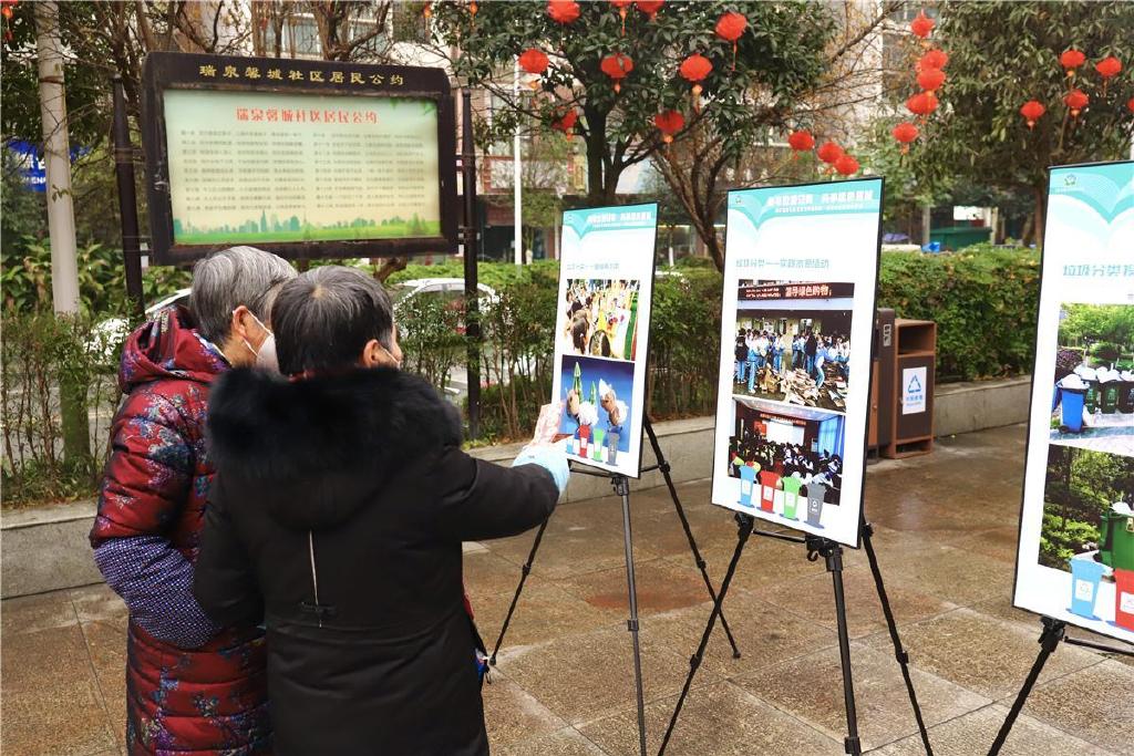 文明城市你我共創(chuàng)手抄報(bào)內(nèi)容（垃圾分類箱生產(chǎn)廠家）文明城市你我共建手抄報(bào)，同心共創(chuàng)文明城 踔厲奮發(fā)正當(dāng)時(shí)——垃圾分類進(jìn)行中...，難以置信，(圖2)